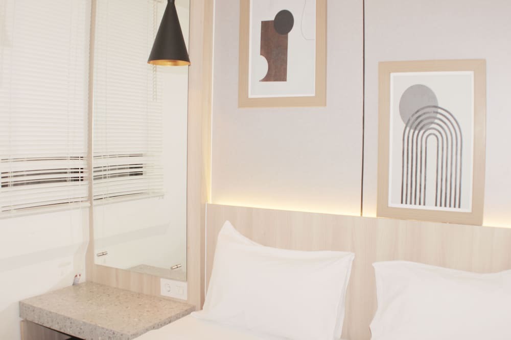 Сибату: Serene And Cozy 2Br At Meikarta Apartment