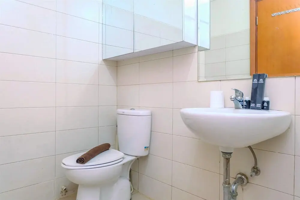 Джакарта: Comfort Studio Apartment At Woodland Park Residence