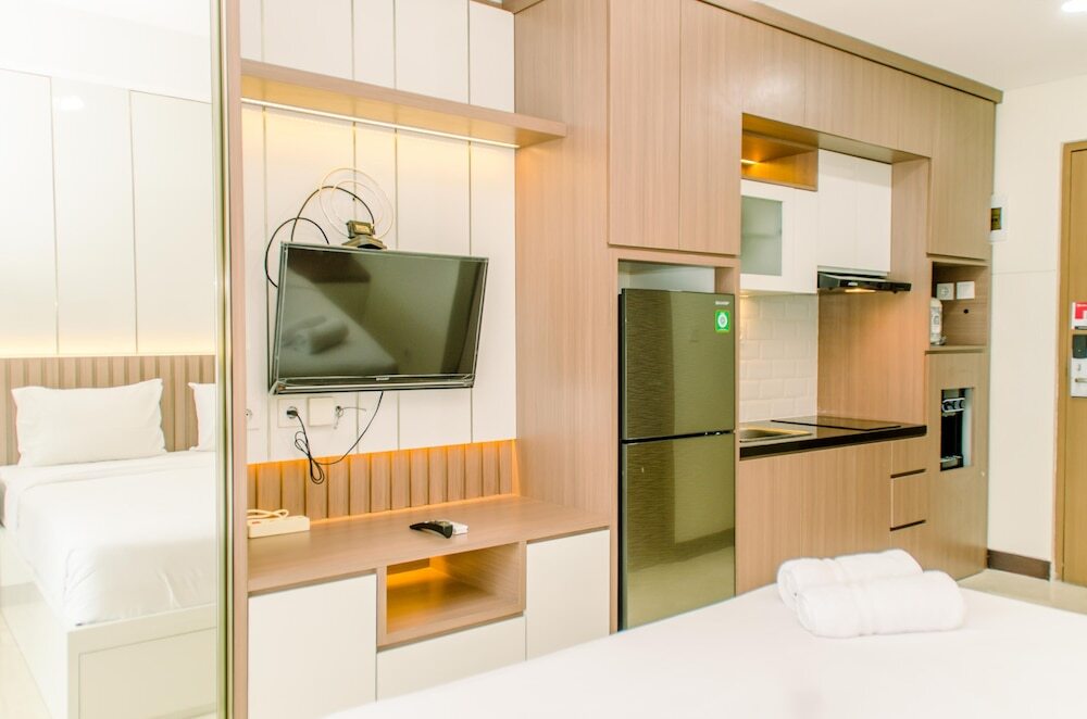 Legok: Fancy Studio Apartment At B Residence