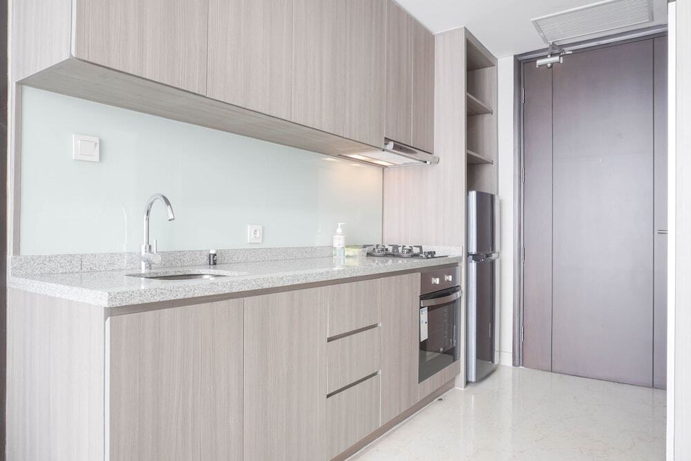 Джакарта: Stunning And Comfy 1Br At Ciputra World 2 Apartment