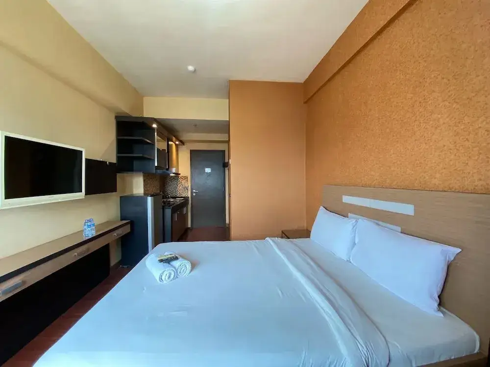 Бандунг: Cozy Studio Room At Suites @Metro