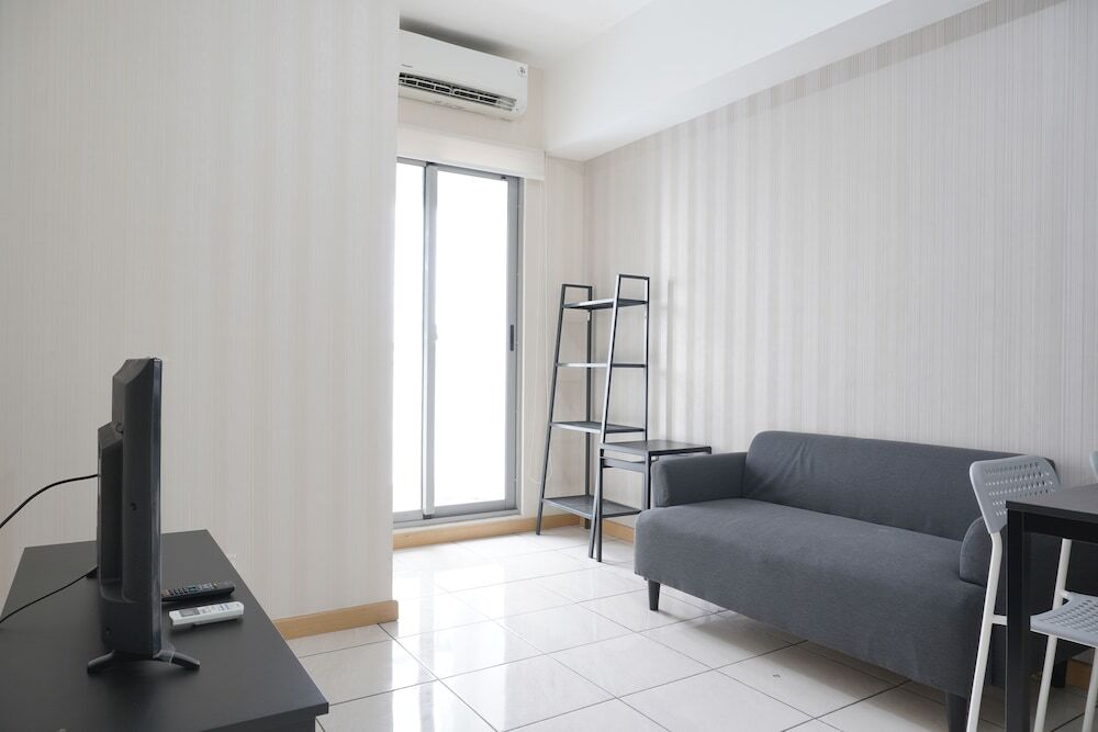Legok: Warm And Comfy 2Br Apartment At M-Town Residence