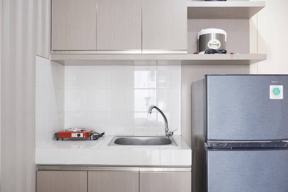Legok: Warm And Comfy 2Br Apartment At M-Town Residence