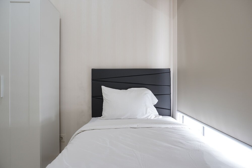 Legok: Warm And Comfy 2Br Apartment At M-Town Residence