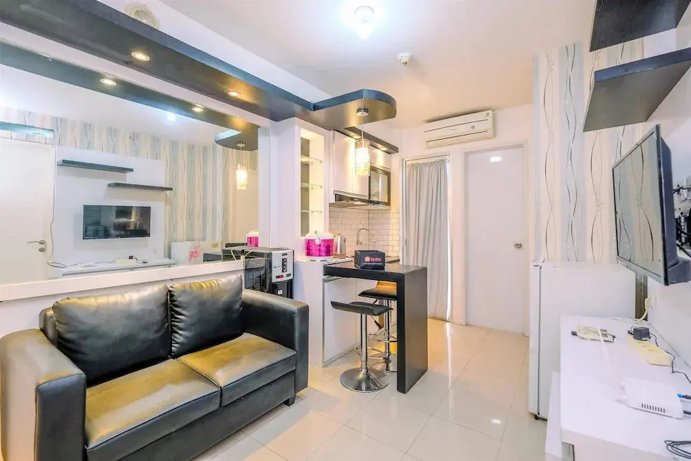 Джакарта: Comfort And Spacious 2Br At Bassura City Apartment
