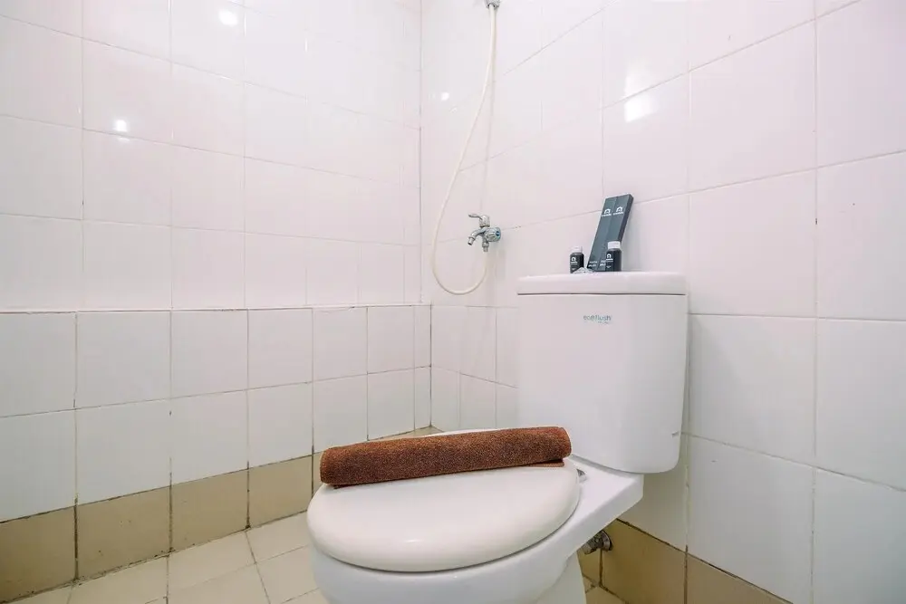Джакарта: Comfort And Spacious 2Br At Bassura City Apartment