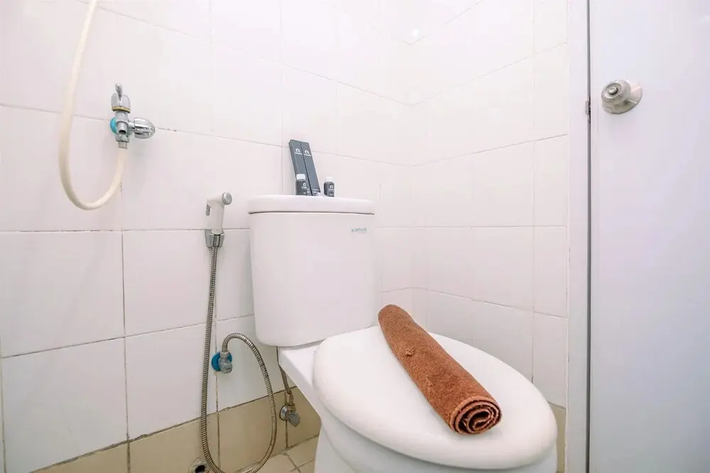 Джакарта: Comfort And Spacious 2Br At Bassura City Apartment
