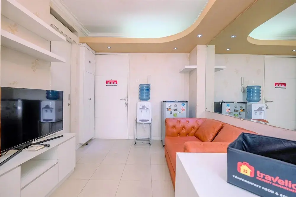 Джакарта: Comfort And Homey 2Br At Bassura City Apartment