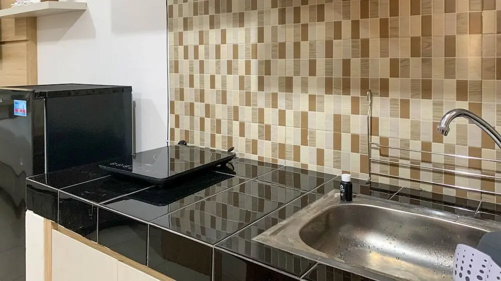 Депок: Comfort Studio Room At Margonda Residence 5 Apartment
