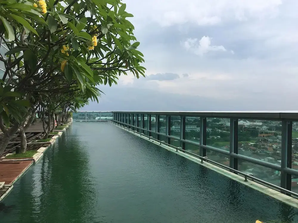 Сурабая: Modern Minimalist Best View 2Br Apartment At Aryaduta Residence Surabaya