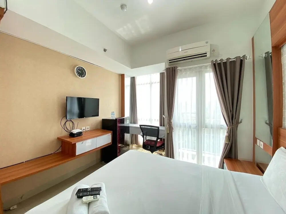 Сумеданг: Monochrome Studio Room At Taman Melati Jatinangor Apartment