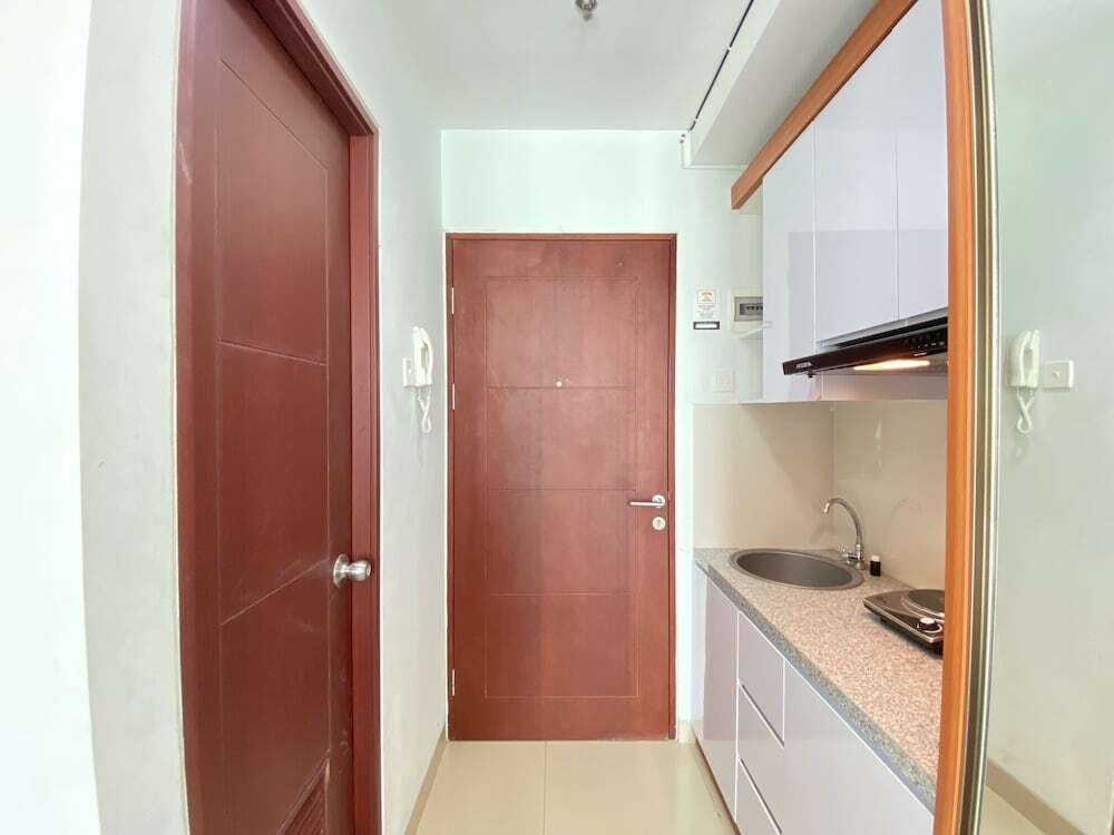 Сумеданг: Monochrome Studio Room At Taman Melati Jatinangor Apartment
