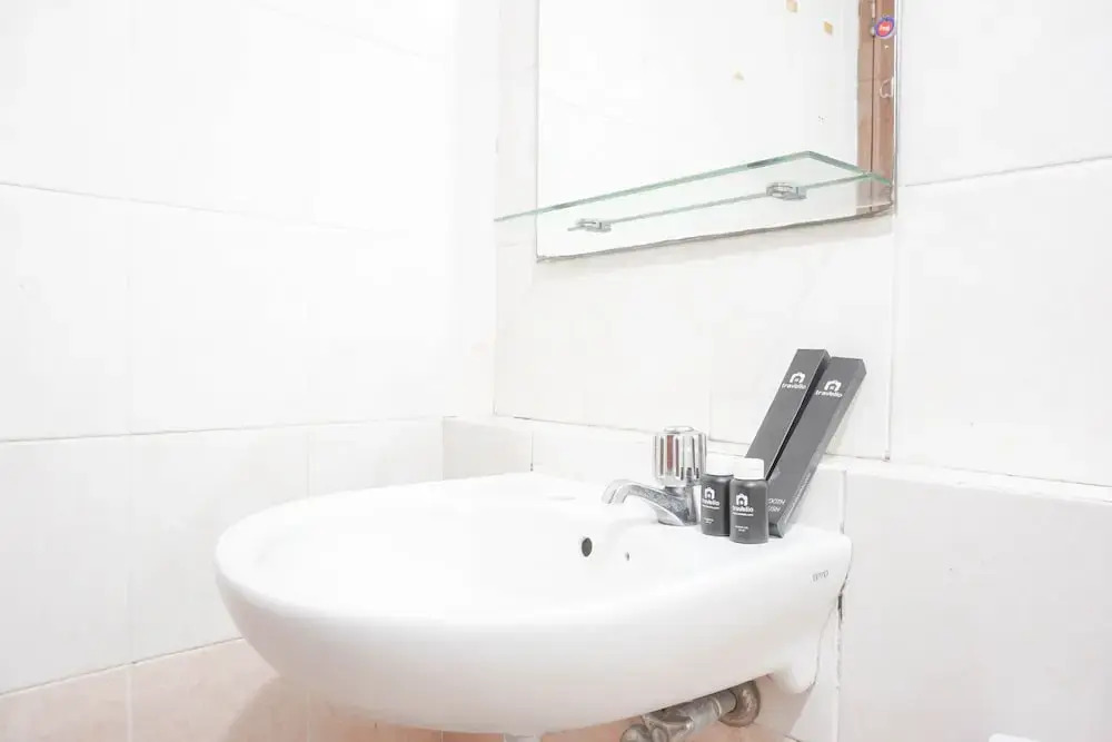 Джакарта: Comfort And Cozy 2Br At Gajah Mada Mediterania Apartment