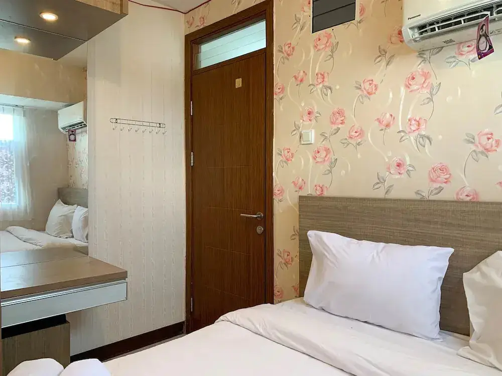 Депок: Homey And Comfortable 1Br At Cinere Resort Apartment