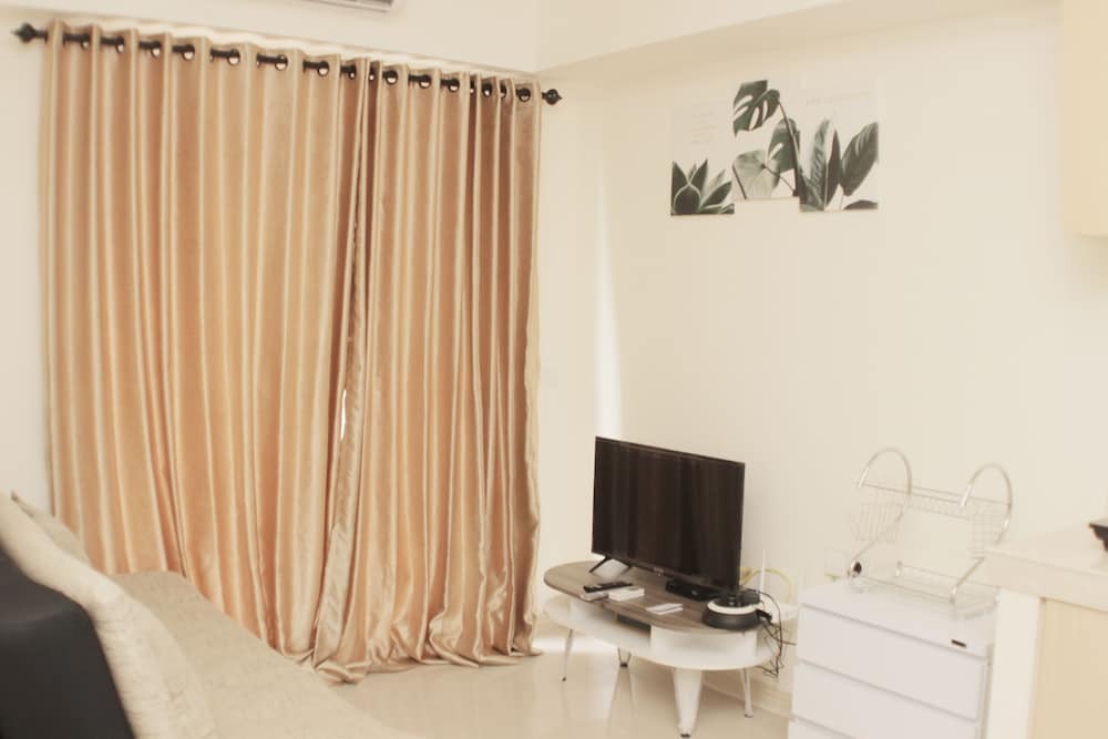 Сибату: Comfort And Nice 2Br Apartment At Meikarta