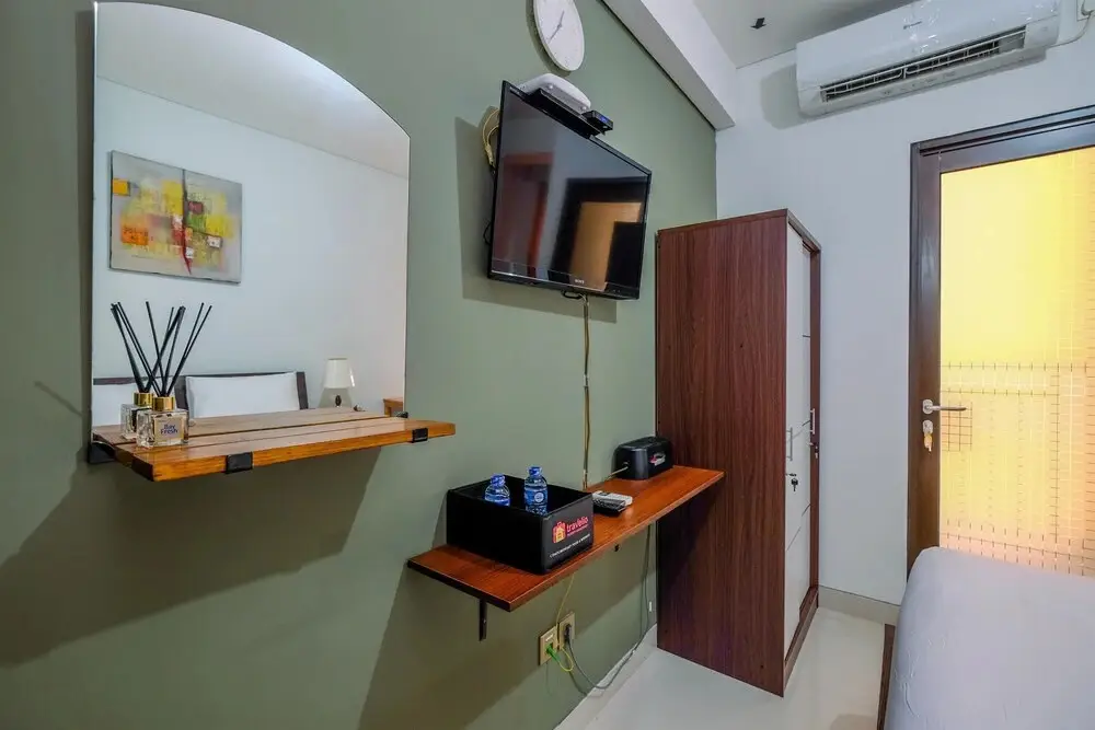 Депок: Fancy And Nice Studio At Transpark Cibubur Apartment