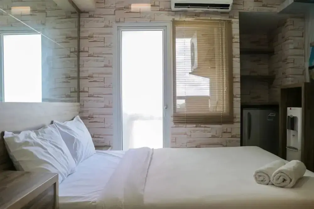 Джакарта: Nice And Strategic Studio At Green Pramuka Apartment