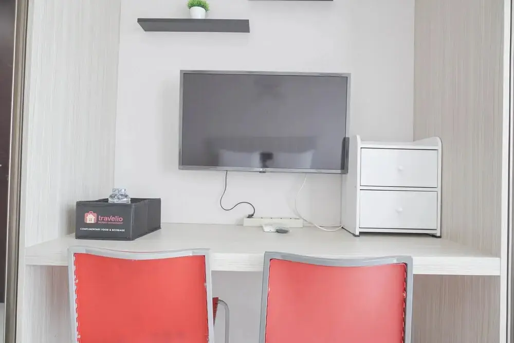 Джакарта: Warm And Comfort Studio Room At Green Sedayu Apartment