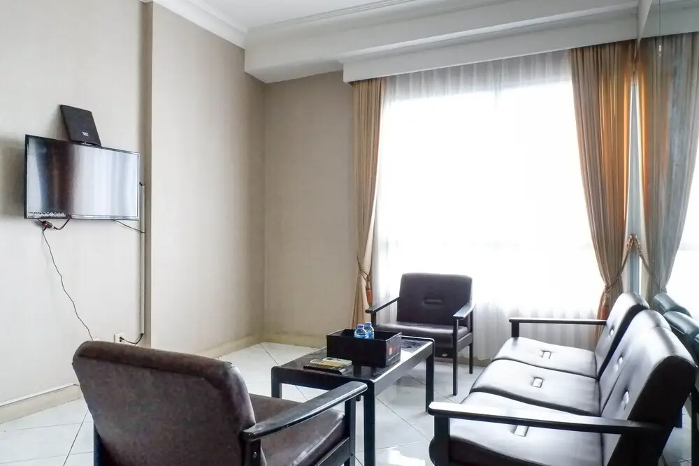 Сурабая: Spacious And Serene 1Br Apartment At Taman Beverly
