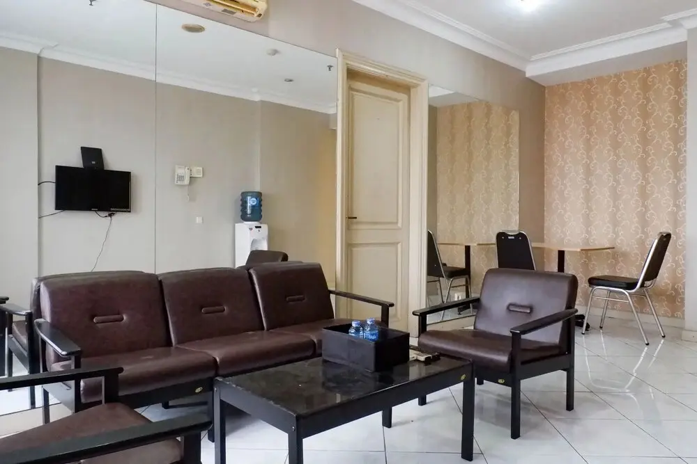 Сурабая: Spacious And Serene 1Br Apartment At Taman Beverly