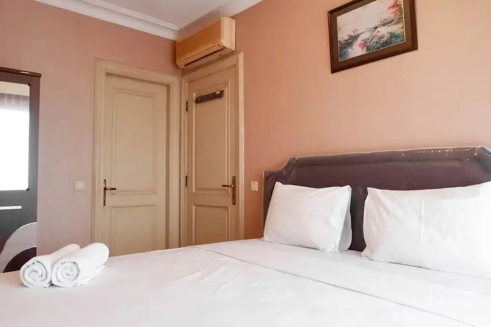 Сурабая: Spacious And Serene 1Br Apartment At Taman Beverly