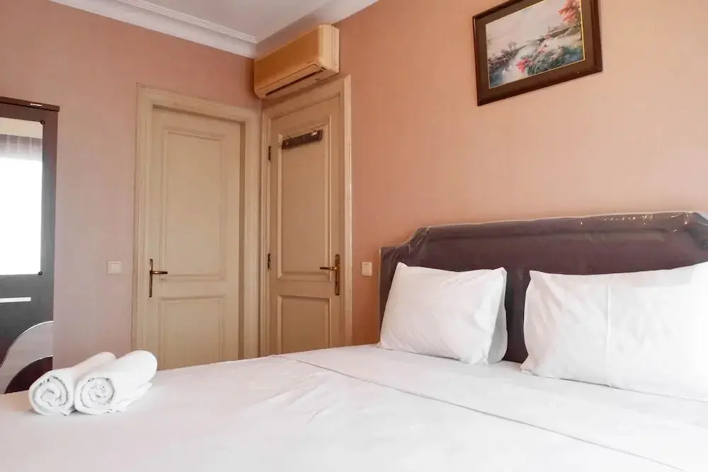 Сурабая: Spacious And Serene 1Br Apartment At Taman Beverly