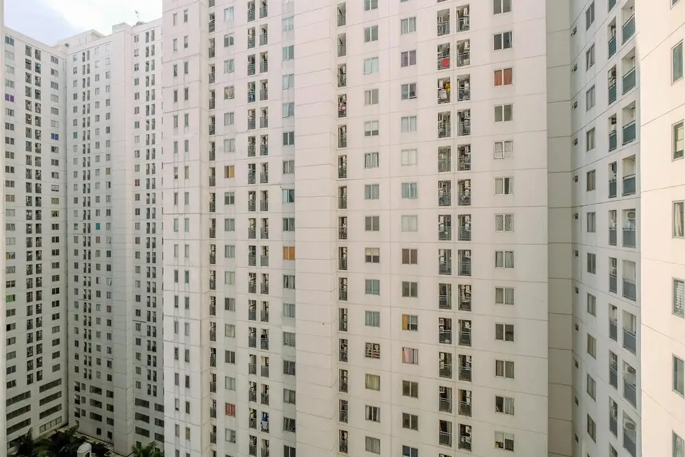 Modern And Tidy 2Br Bassura City Apartment — фото 1