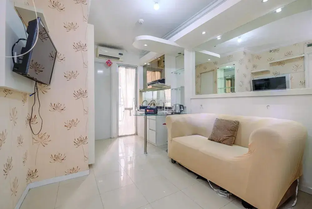 Джакарта: Modern And Tidy 2Br Bassura City Apartment