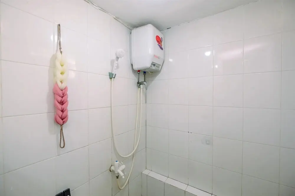 Джакарта: Modern And Tidy 2Br Bassura City Apartment