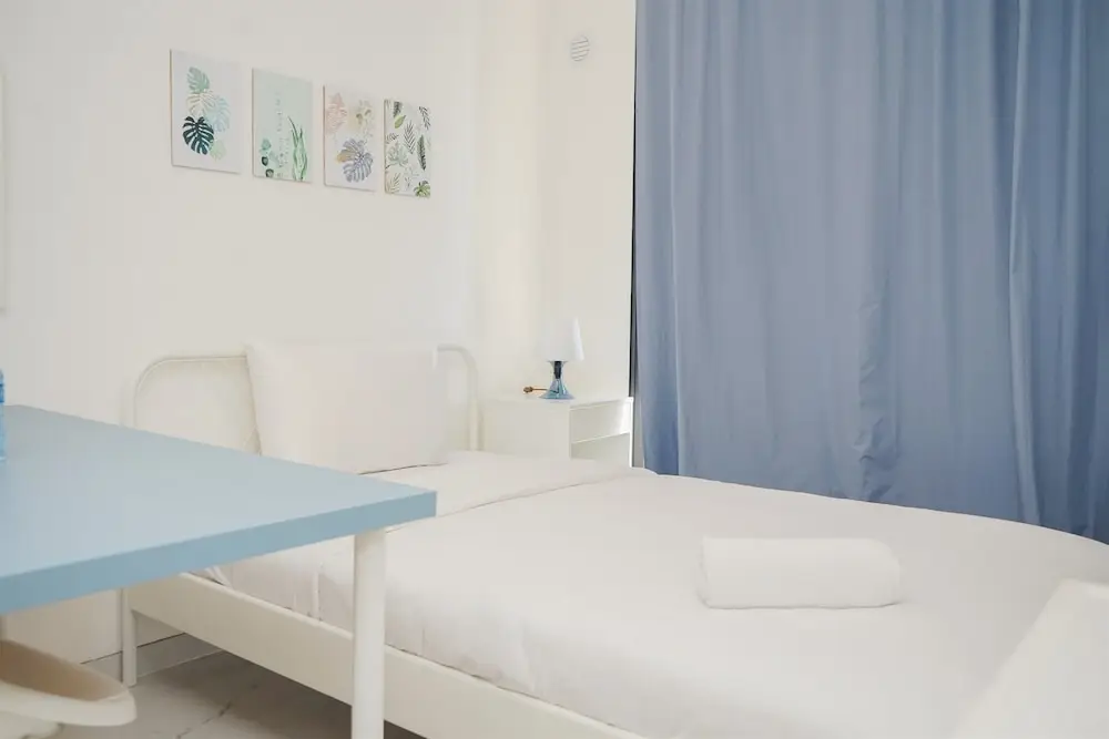 Legok: Warm And Homey Studio Room At Sky House Bsd Apartment