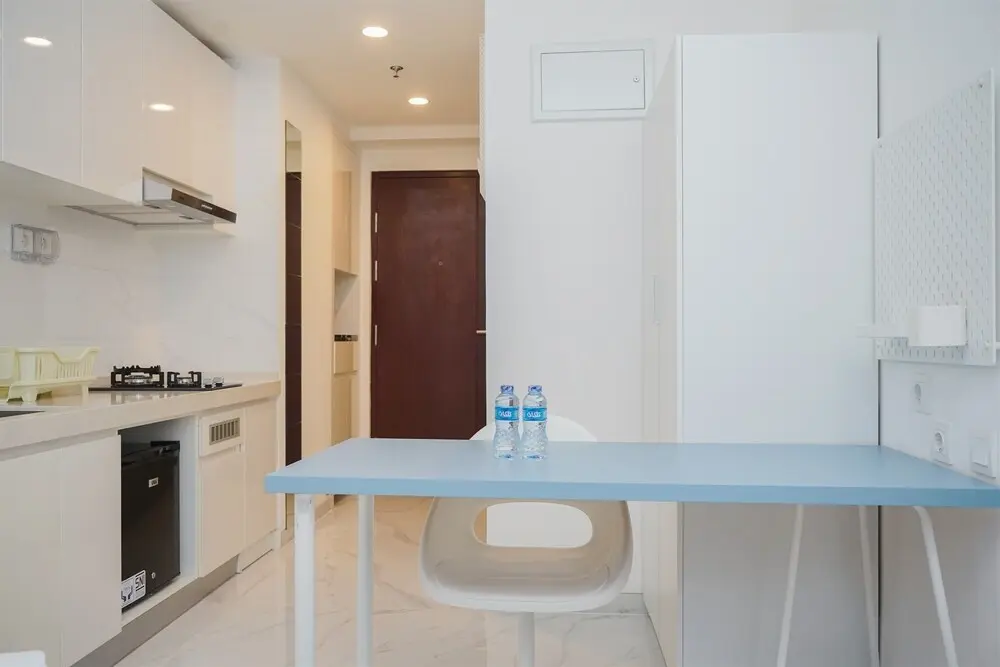 Legok: Warm And Homey Studio Room At Sky House Bsd Apartment