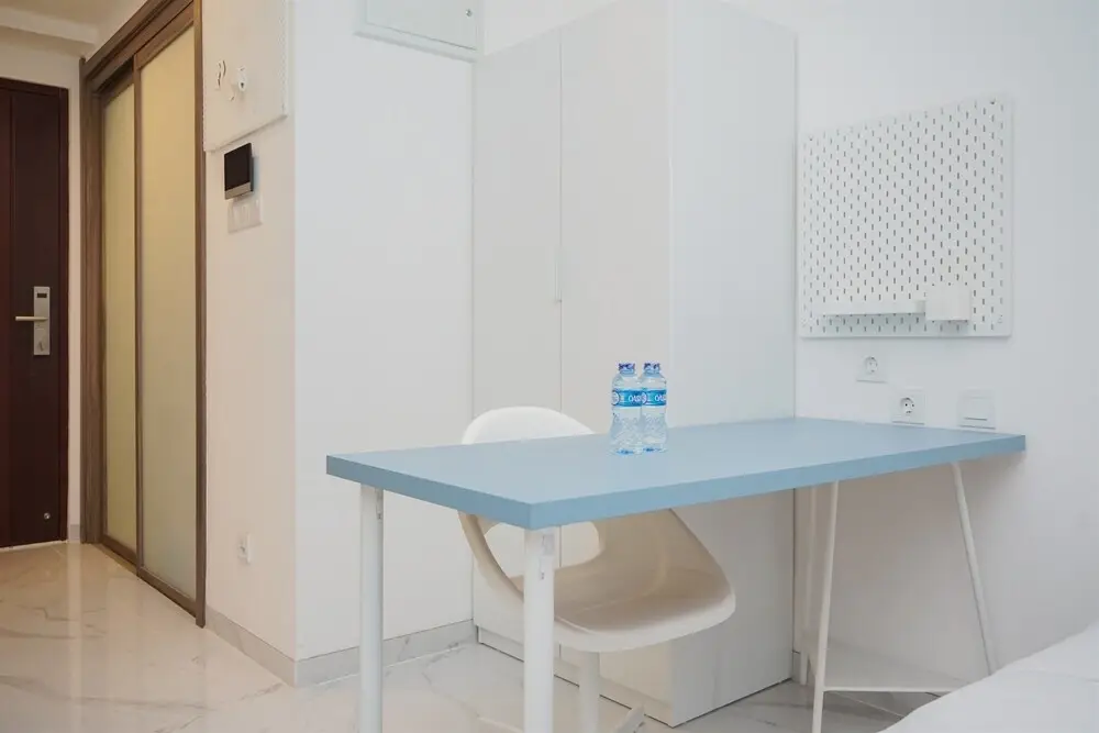 Legok: Warm And Homey Studio Room At Sky House Bsd Apartment
