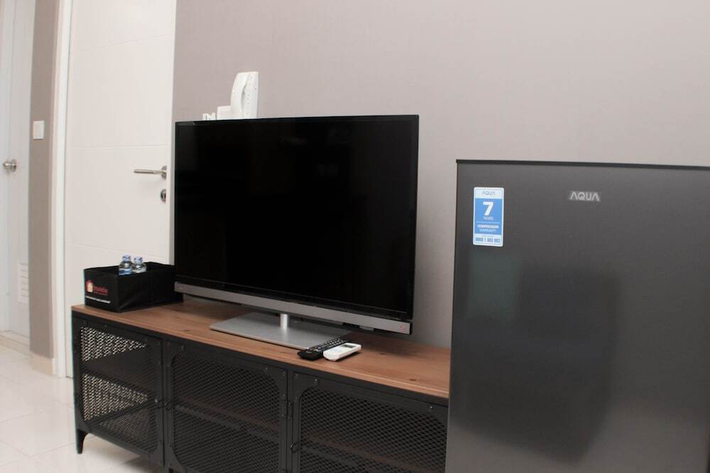 Бекаси: Modern 2Br At Springlake Summarecon Bekasi Apartment