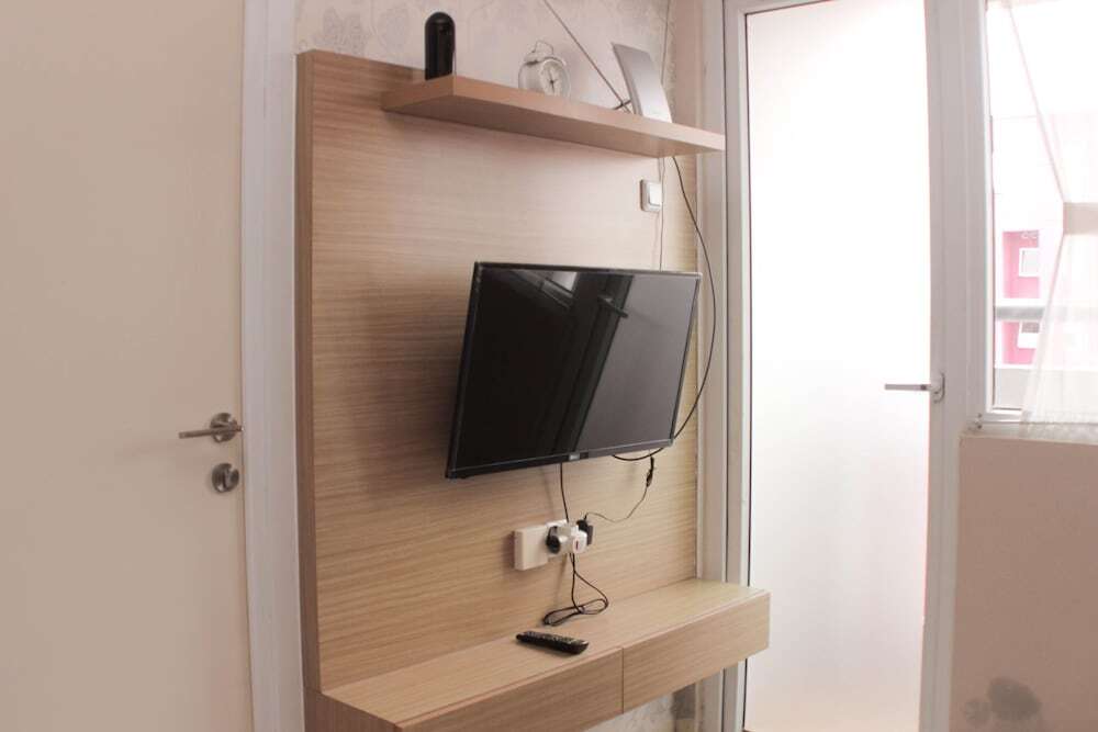 Джакарта: Well Designed And Serene 2Br At Green Pramuka City Apartment