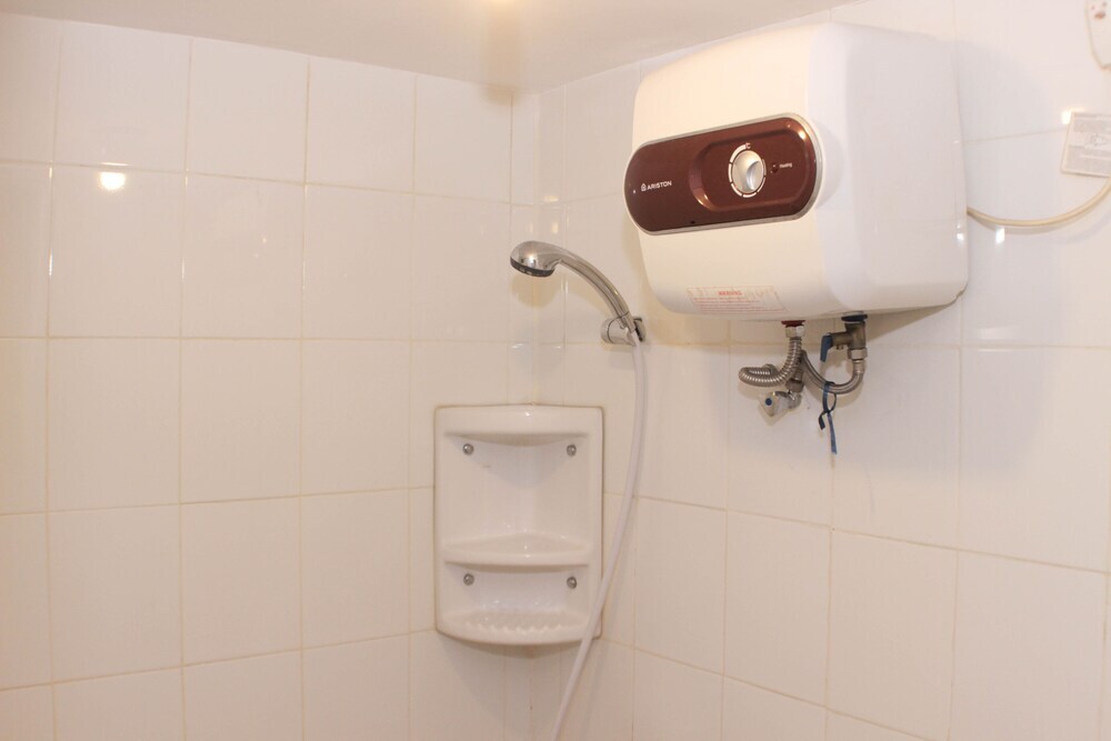 Джакарта: Nice And Comfy 2Br At Bassura City Apartment