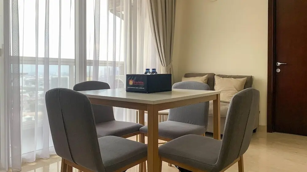 Джакарта: Elegant 2Br With Private Lift At Menteng Park Apartment