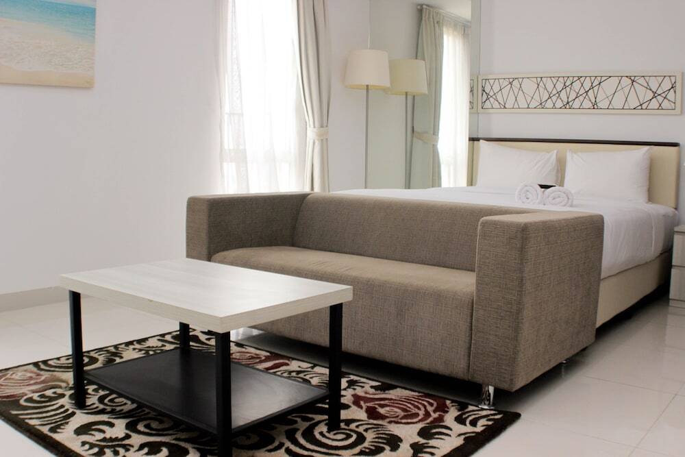 Чикаранг: Comfort And Minimalist Studio At Azalea Suites Apartment
