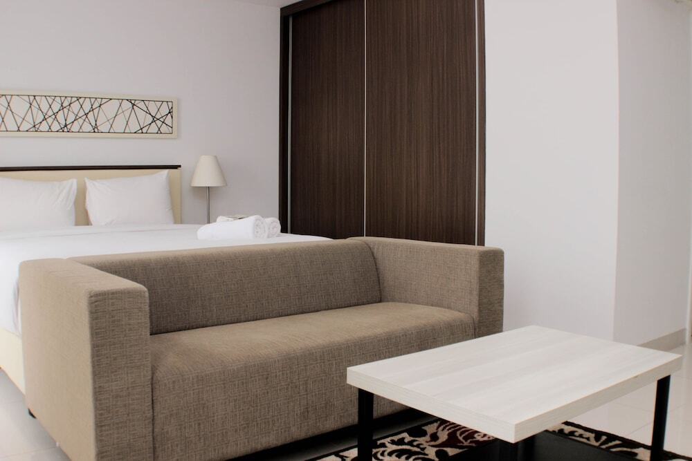Чикаранг: Comfort And Minimalist Studio At Azalea Suites Apartment