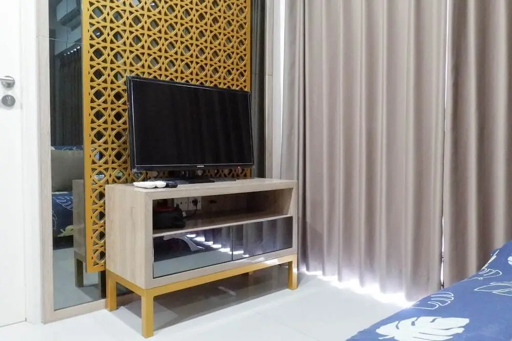 Сурабая: Comfy And Modern Wonderful 2Br Apartment At Tanglin Supermall Mansion