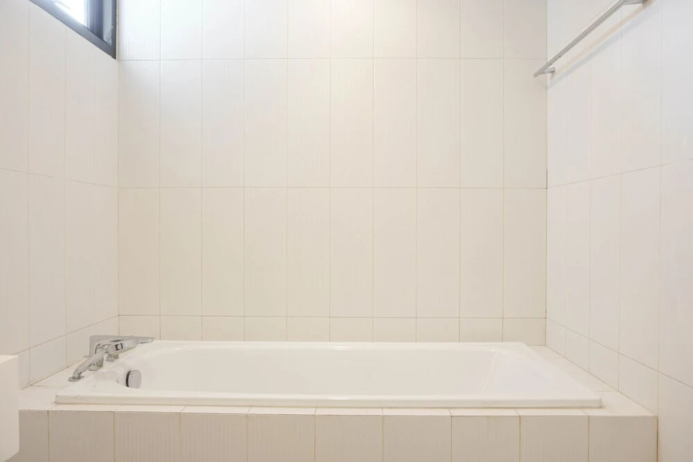 Джакарта: Spacious 3Br At Simprug Park Residences Apartment