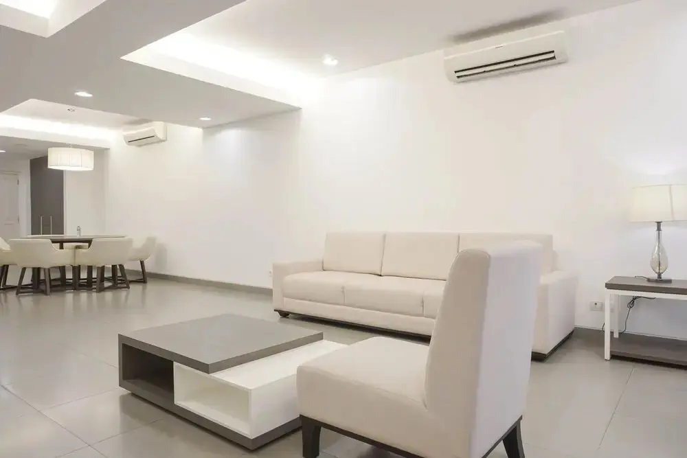 Джакарта: Spacious 3Br At Simprug Park Residences Apartment