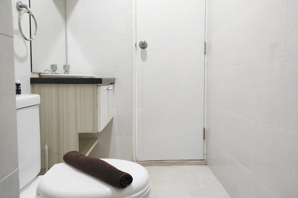 Макассар: Cozy Stay And Homey 2Br Vida View Apartment