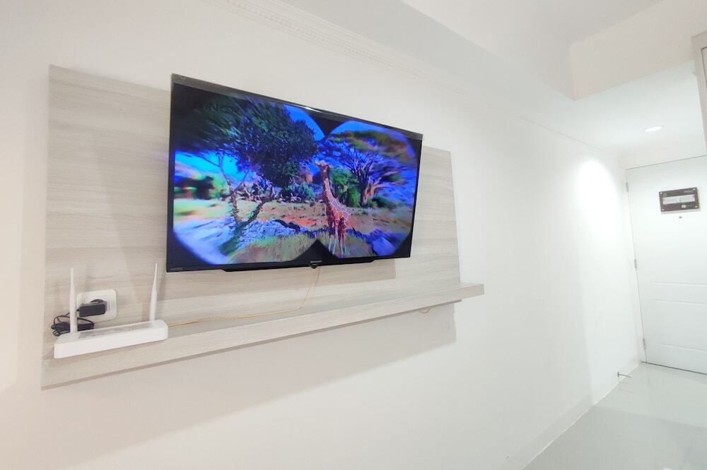 Семаранг: Nice Cozy Studio At Paltrow City Apartment