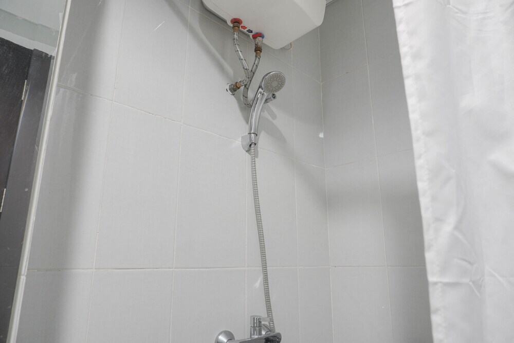 Legok: Warm And Comfort 1Br At Casa De Parco Apartment