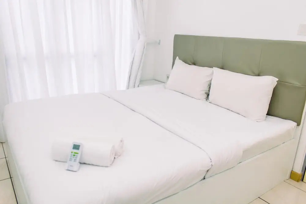 Legok: Warm And Minimalist 3Br Apartment At M-Town Residence