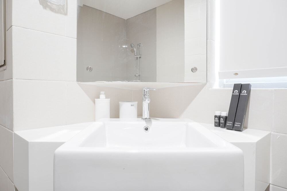 Джакарта: Nice And Comfort 2Br At Pejaten Park Apartment
