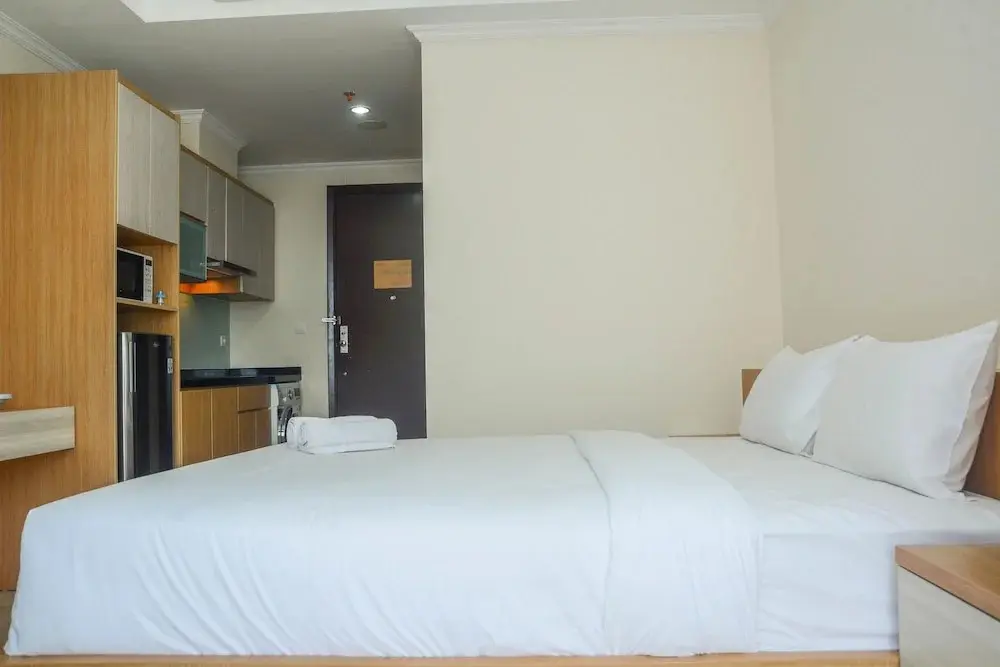 Джакарта: Minimalist and Comfy Studio at Menteng Park Apartment