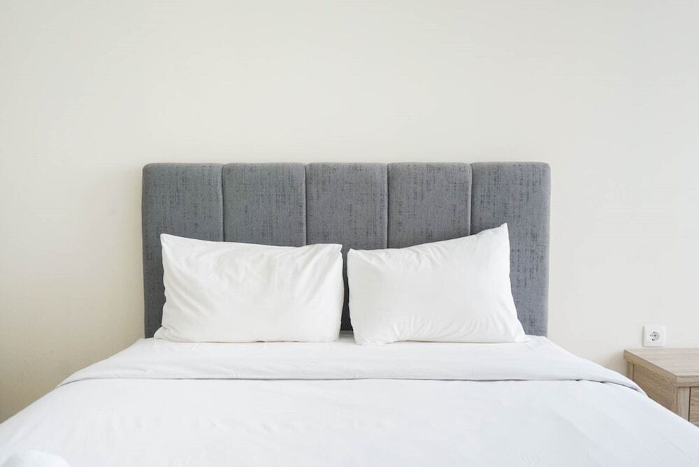 Джакарта: Minimalist and Homey Studio Menteng Park Apartment