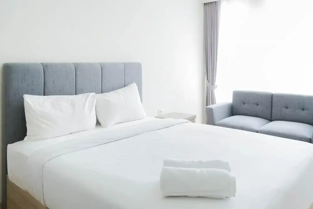 Джакарта: Minimalist and Homey Studio Menteng Park Apartment