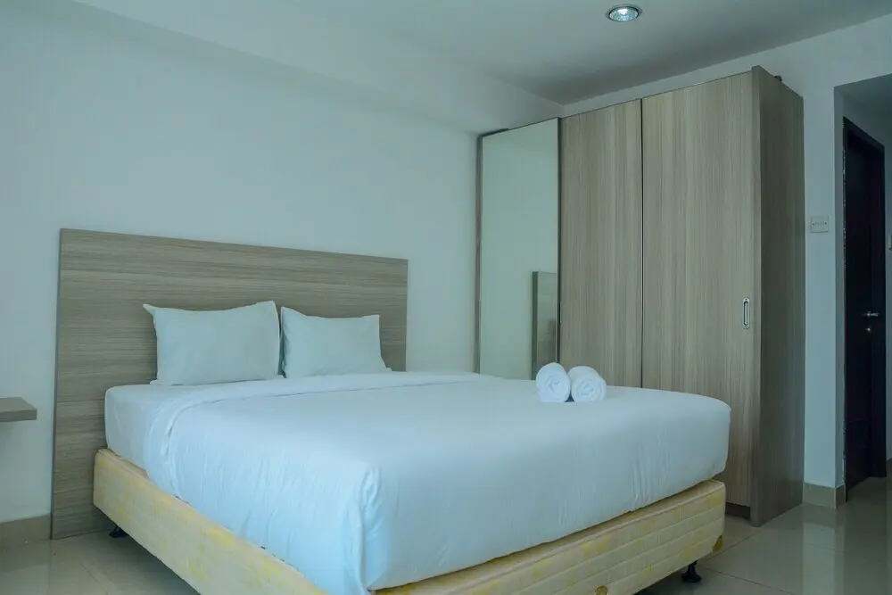 Джакарта: Best Price Studio at Tamansari The Hive Apartment